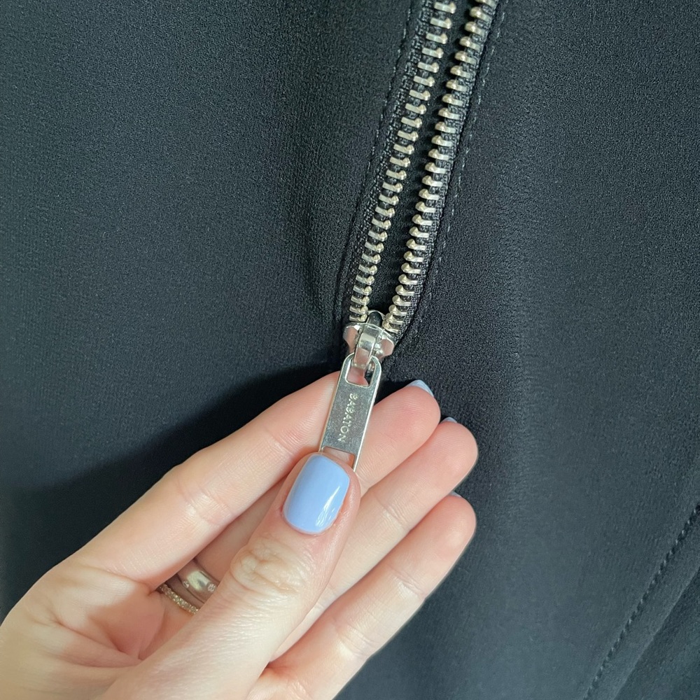 Babaton aritzia vest - Picture 4 of 5